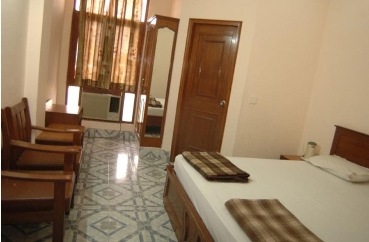 Hotel The Shubham Vrindāvan Exterior foto